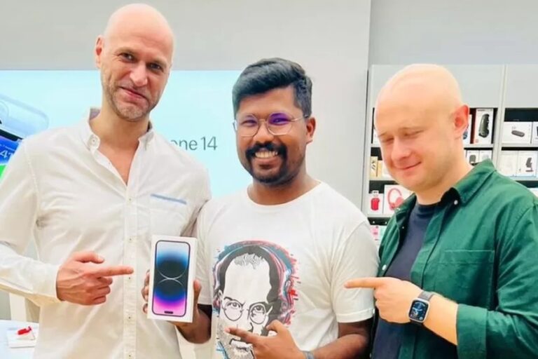 Hintli Steve Jobs hayranı yeni iPhone satın almak için her yıl Dubai’ye gidiyor