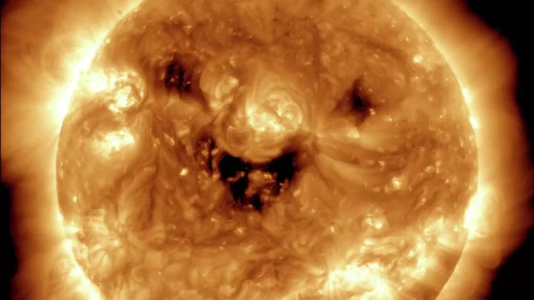 NASA, Güneş’in gülüşünü paylaştı