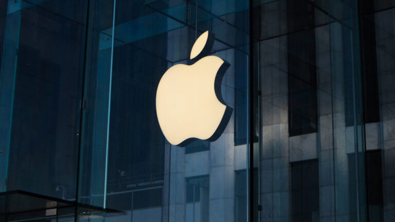 Eski Apple çalışanı, şirketi 17 milyon dolardan fazla dolandırdığını kabul etti