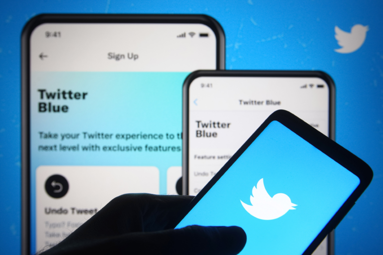 Abone olana mavi tik veren Twitter Blue devre dışı bırakıldı