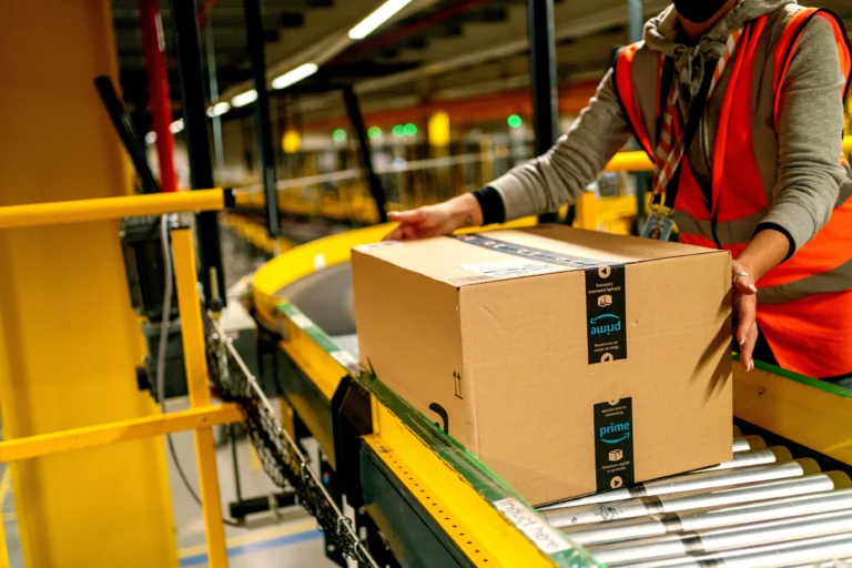 Amazon, isçilerinin sendikalaşma çabalarını engellemeye çalışmaya devam ediyor