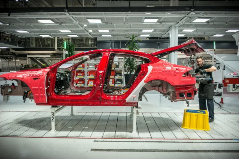 Tesla: 2022’de yüzde 40 artışla 1,3 milyon araç teslim ettik