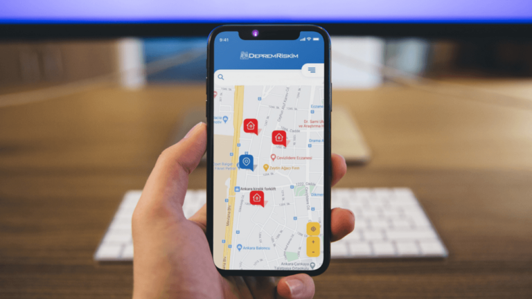 DepremRiskim adlı uygulama hasarlı binalara karşılık tahmin raporu oluşturuyor