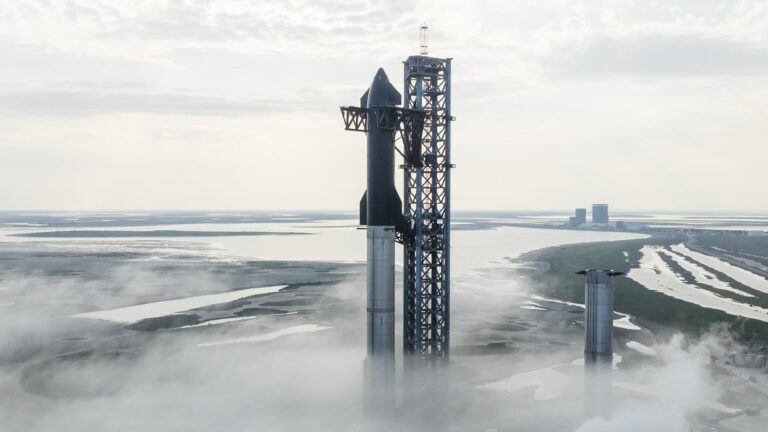 SpaceX, en güçlü roket sistemi Starship’i test etti