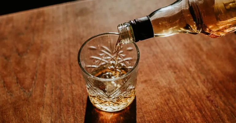 Yüksek oranda alkol tüketimi kas kütlesi kaybına yol açıyor