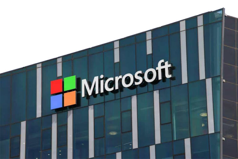 Microsoft, yaptırım altında olmayan Rus özel şirketleriyle çalışmaya devam edecek