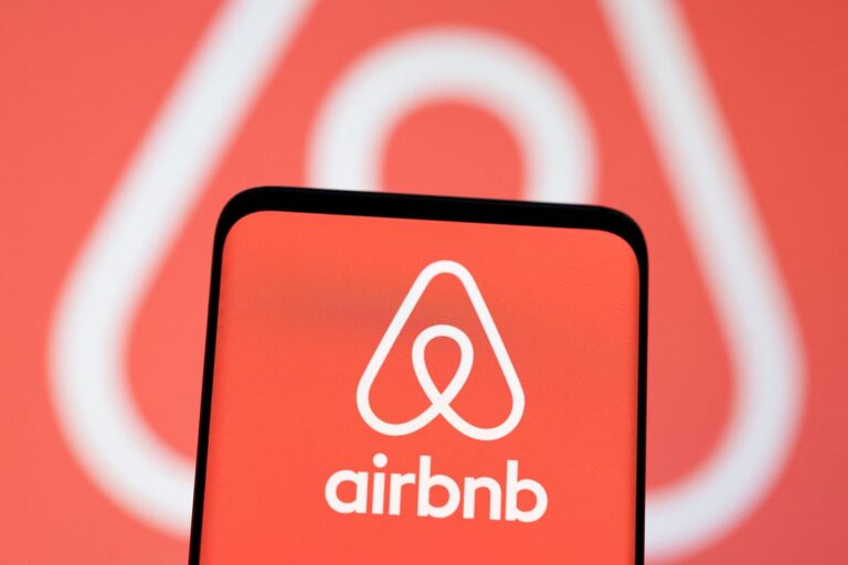 Airbnb’den kiraladığı dairenin banyosundan gizli kamera çıktı