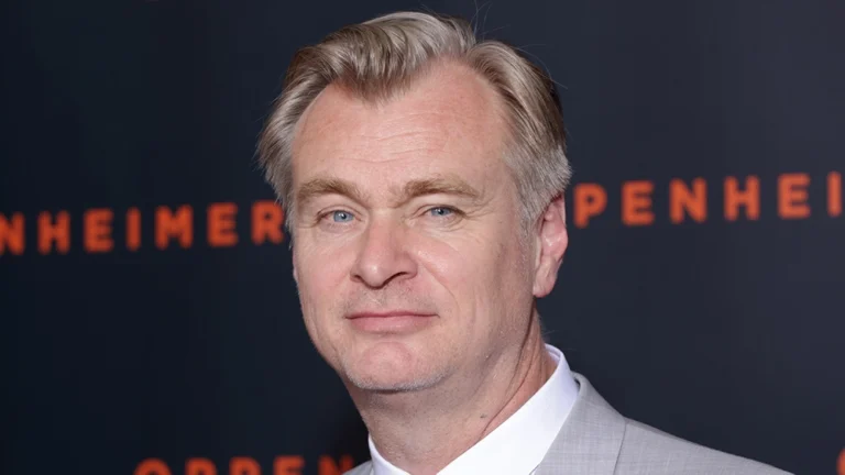 Christopher Nolan: Akıllı telefon taşımıyorum, senaryoları internetsiz bilgisayarda yazıyorum