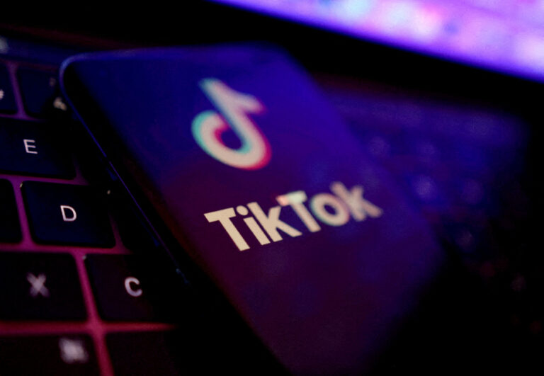 Fransa’da TikTok’u kapatma çağrıları, sorumluluğu başkasına yükleme çabasıdır