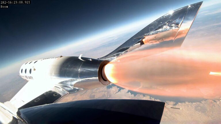 Virgin Galactic’in ilk ticari uçuşu gerçekleşti! Peki uzay turizmi nedir?