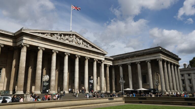 British Museum’daki eserleri çalan kişi değerli bir taşı internette 40 sterline satışa çıkardı